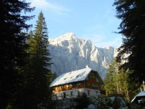 Triglav v jutranjem soncu title=