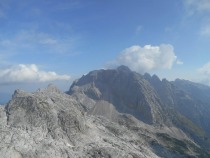 Dovški gamsovec, Dolkova špica in Škrlatica title=