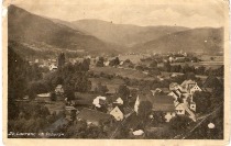 Pogled na Kurjo vas, na desni je kapelica.
Založil V. Weixl, Maribor, okoli l. 1935. Ni bila poslana. title=
