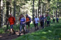 Marsikatera druščina se je imenitno zabavala kljub naporni hoji title=