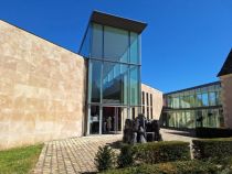 Moderna umetnostna galerija. title=