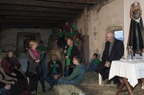 Aljoša Vivat, umetniški vodja lovrenške folklore title=