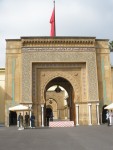 Vhod pred palačo Kralja Mohameda VI. v Rabatu title=